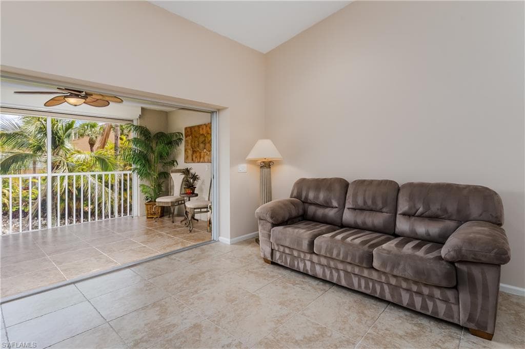 6840 Beach Resort DR 4-19