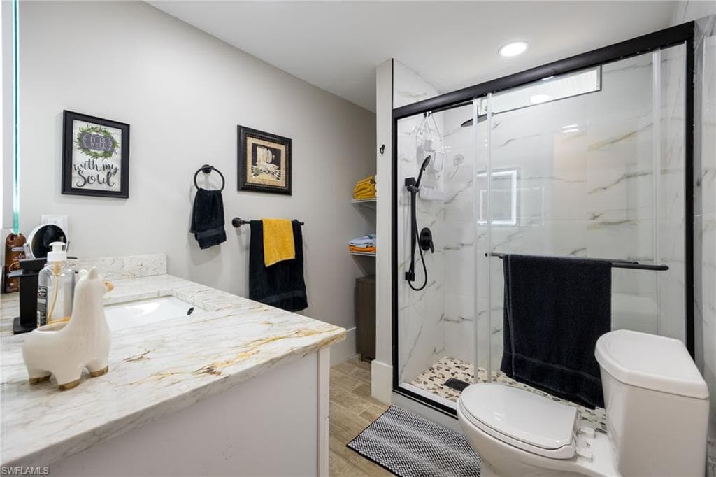 14704 Patrick Henry RD-27