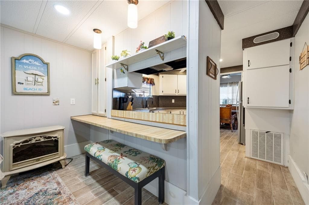 14704 Patrick Henry RD-16
