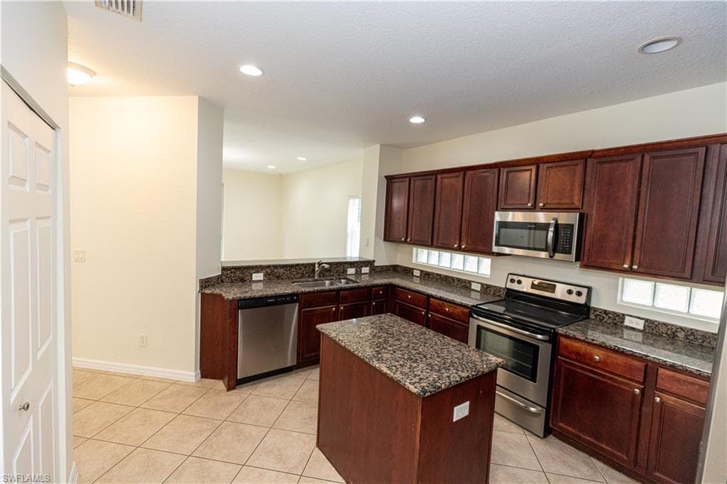 17007 Tremont ST-3
