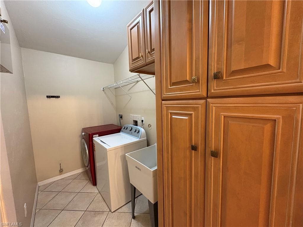 5232 Raintree LN-27
