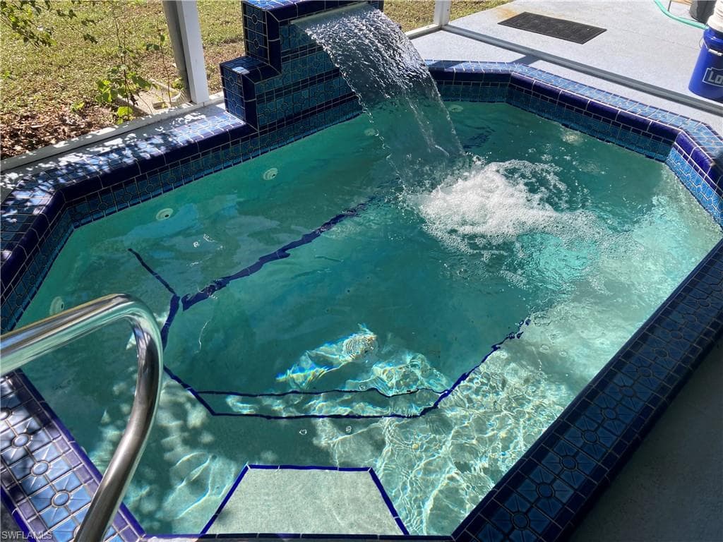 5232 Raintree LN-13