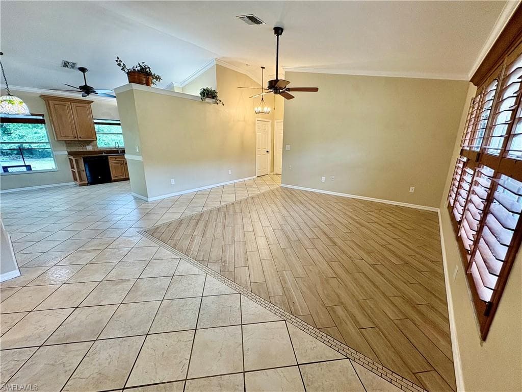 5232 Raintree LN-16