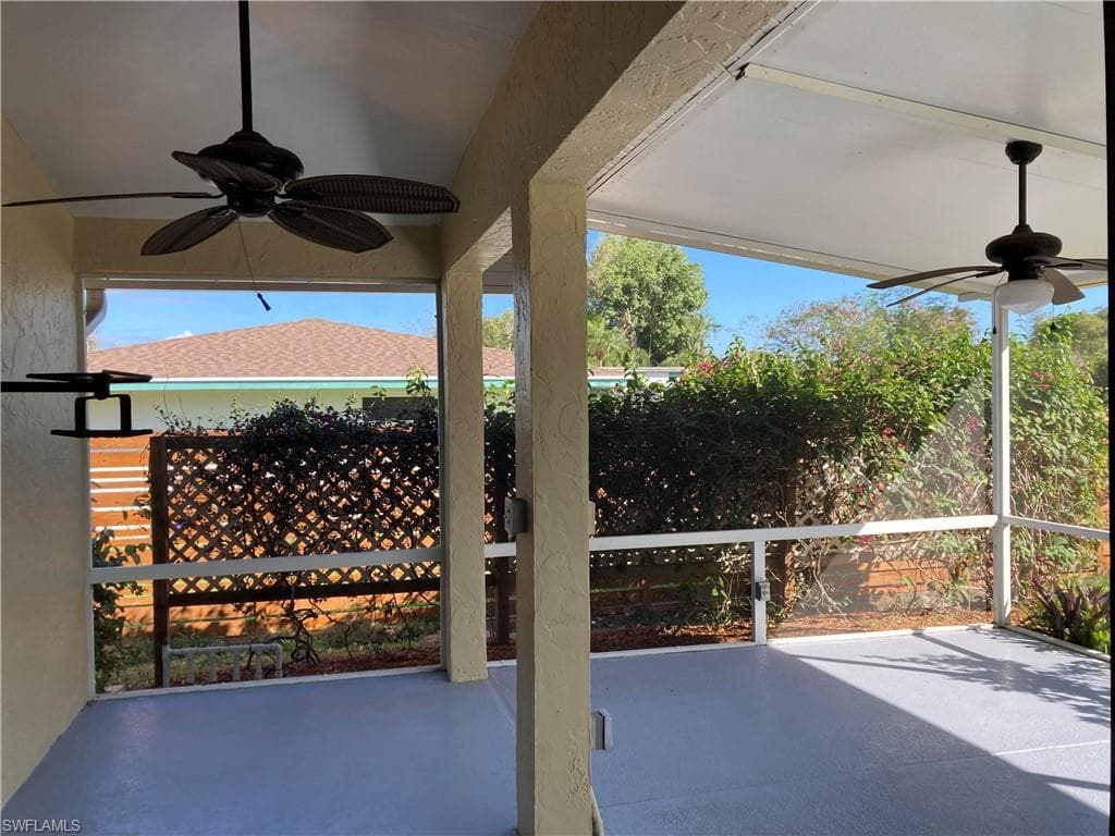 5232 Raintree LN-22