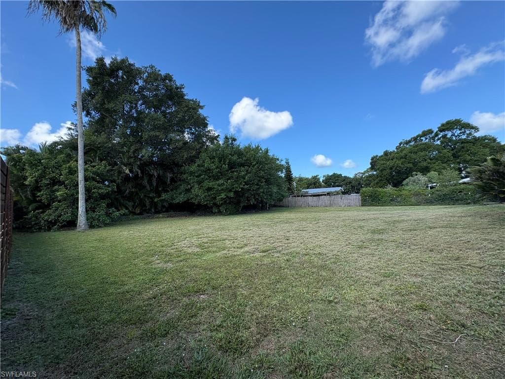 5232 Raintree LN-7