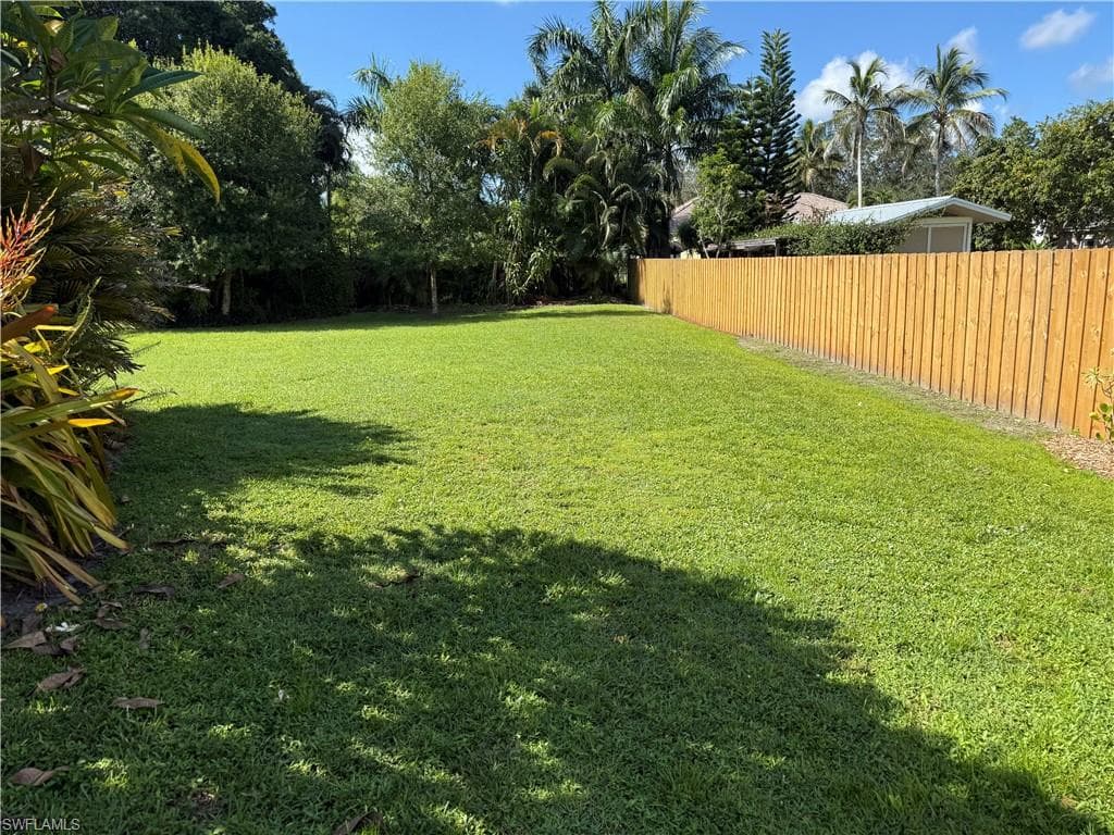 5232 Raintree LN-3