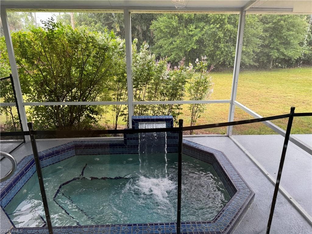 5232 Raintree LN-10