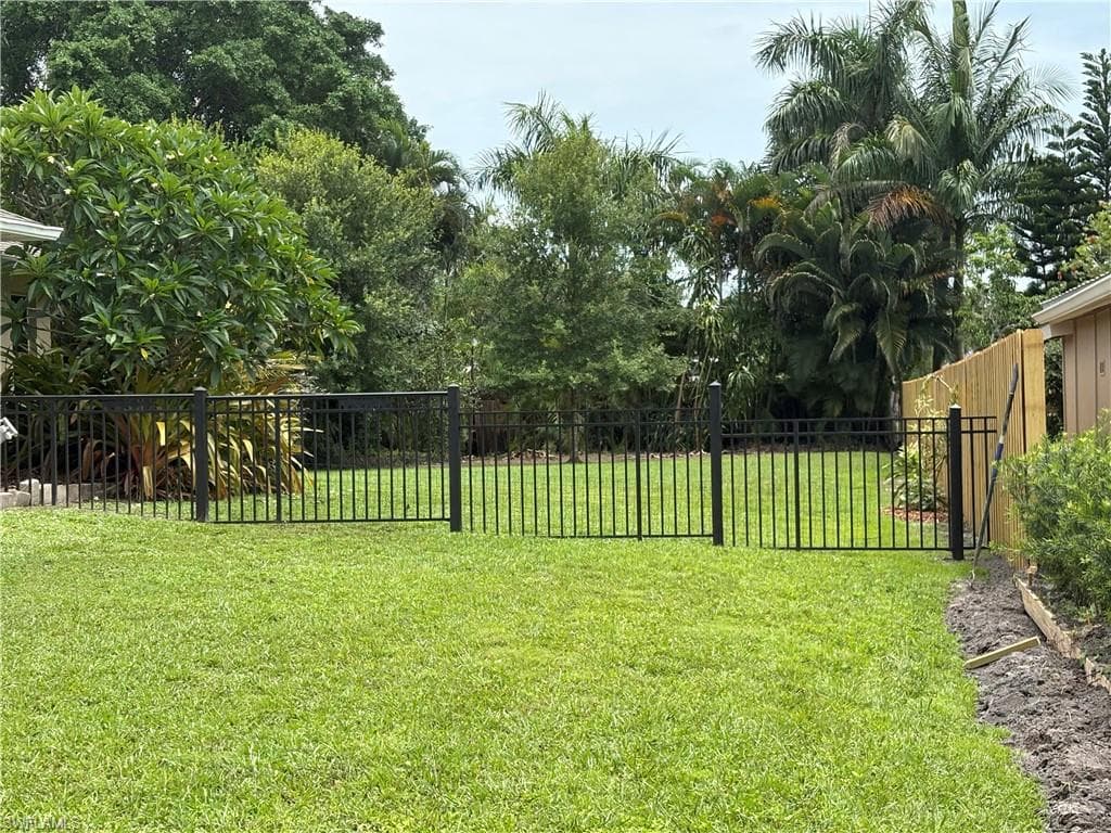 5232 Raintree LN-49