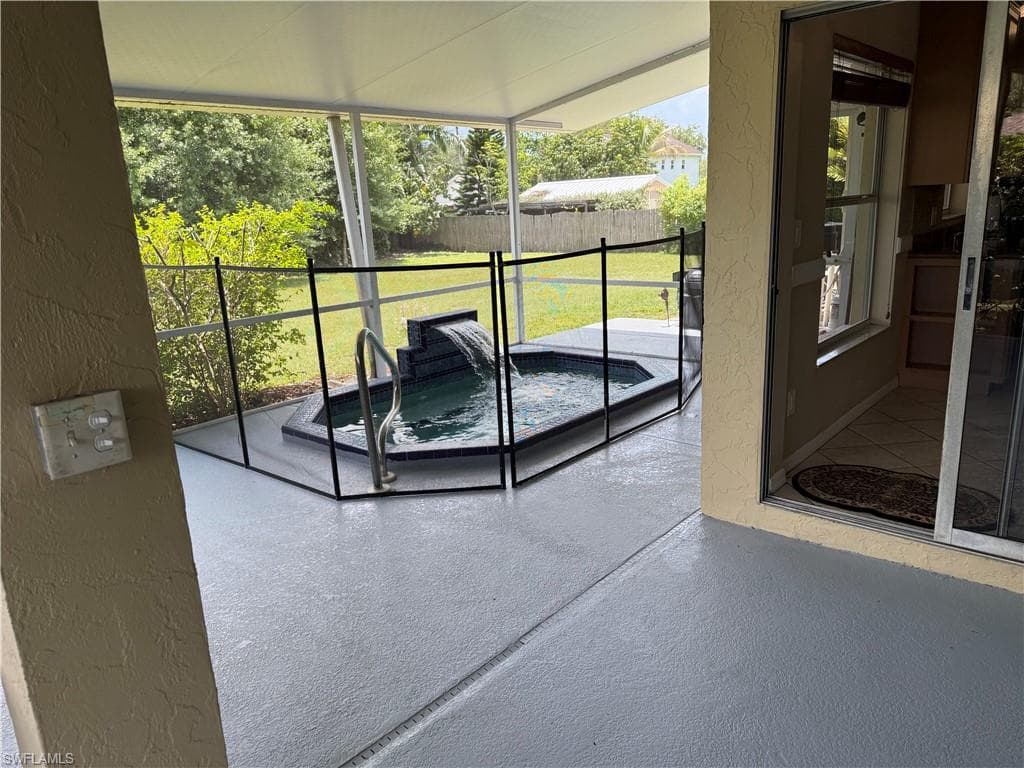 5232 Raintree LN-37