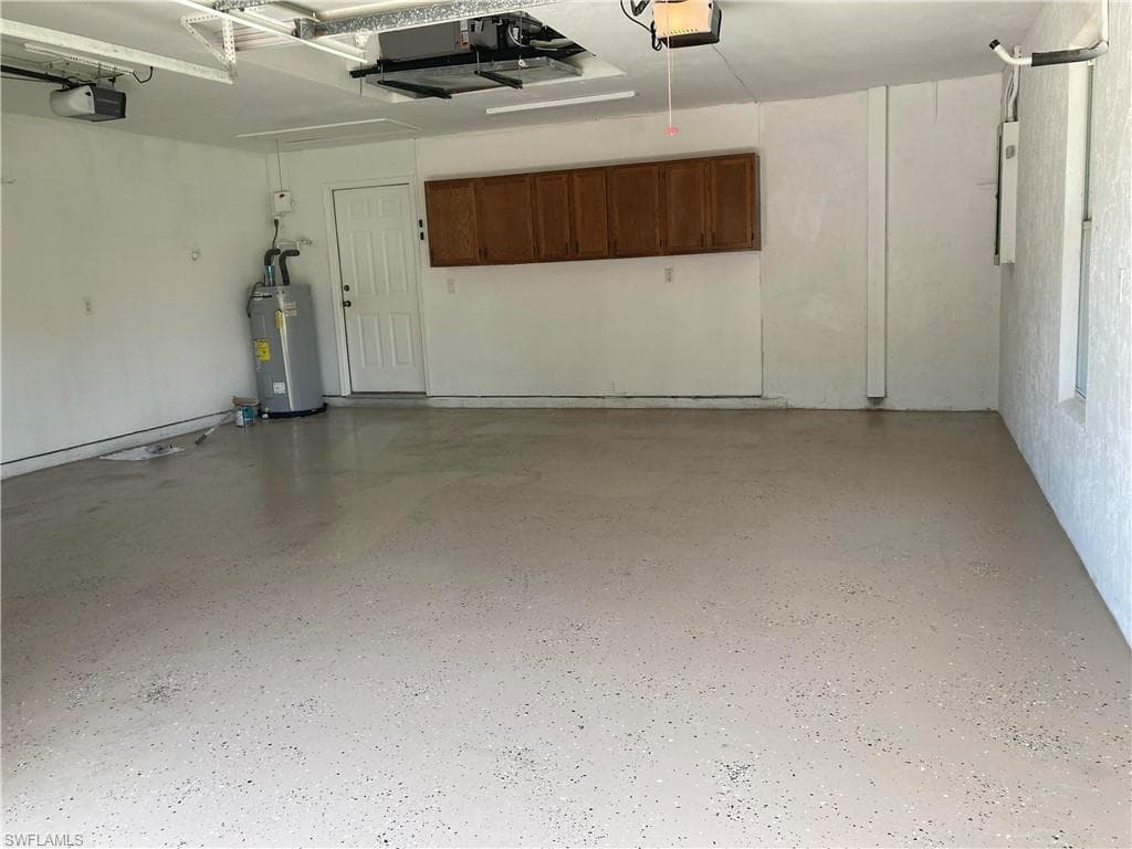 5232 Raintree LN-25