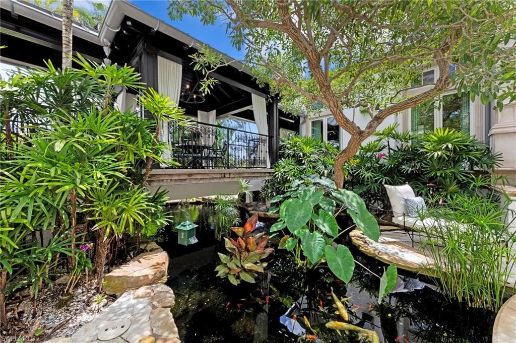 3675 Gordon DR-47