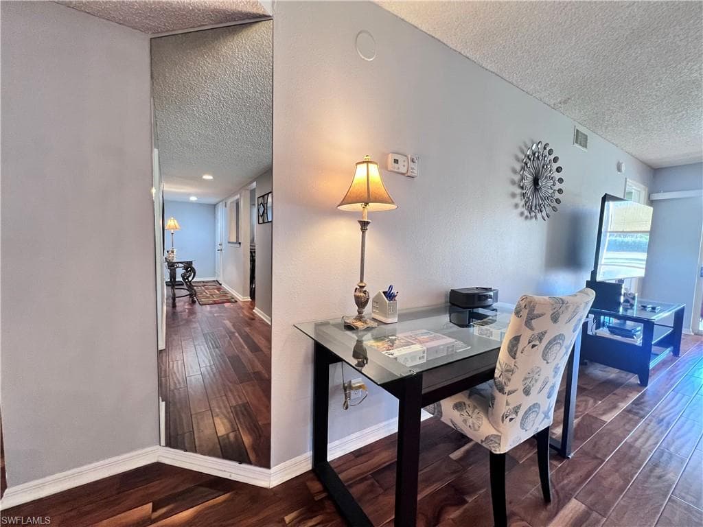 717 Landover CIR 103-7