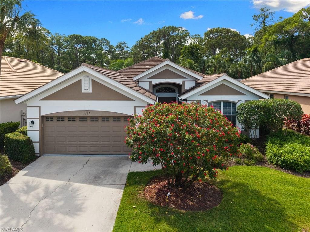 1717 Winding Oaks WAY-1