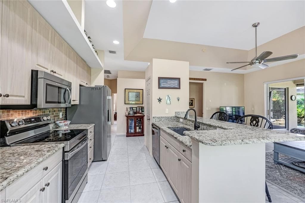 8241 Laurel Lakes BLVD-17
