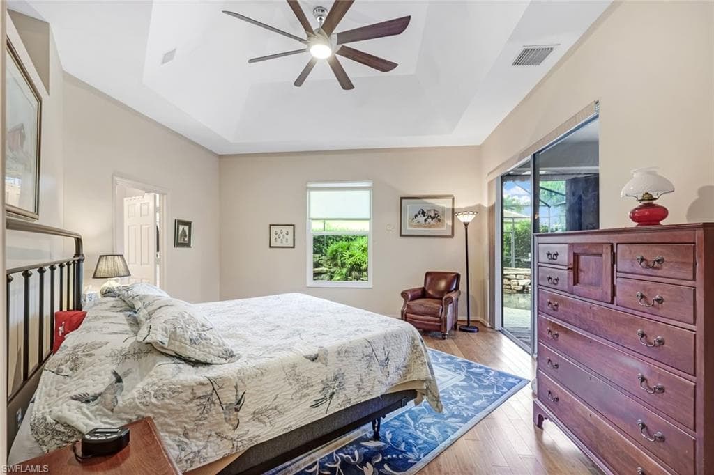 8241 Laurel Lakes BLVD-20