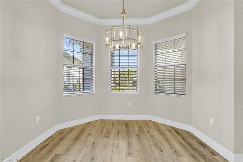 4420 Aurora ST-23