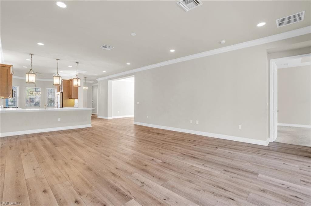 4420 Aurora ST-46