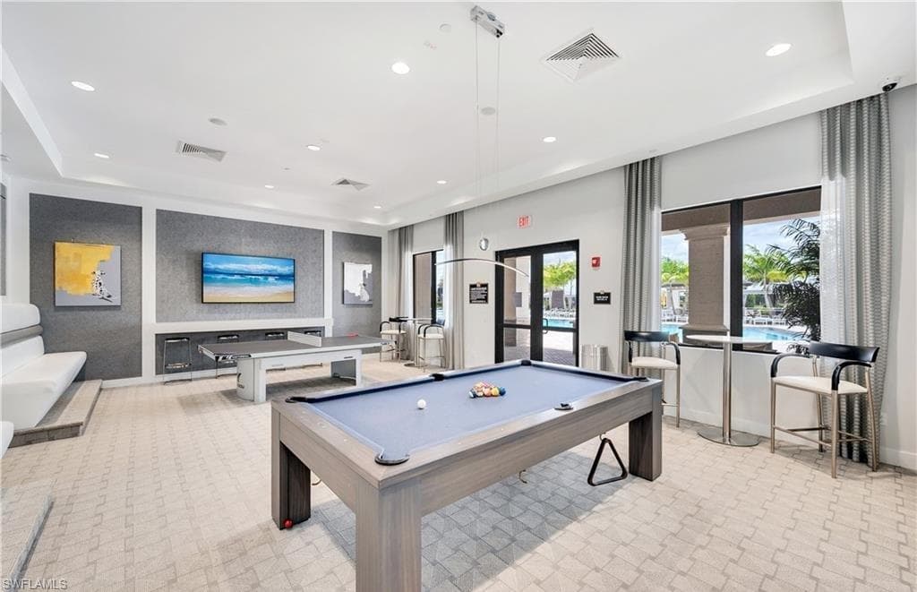 4420 Aurora ST-17