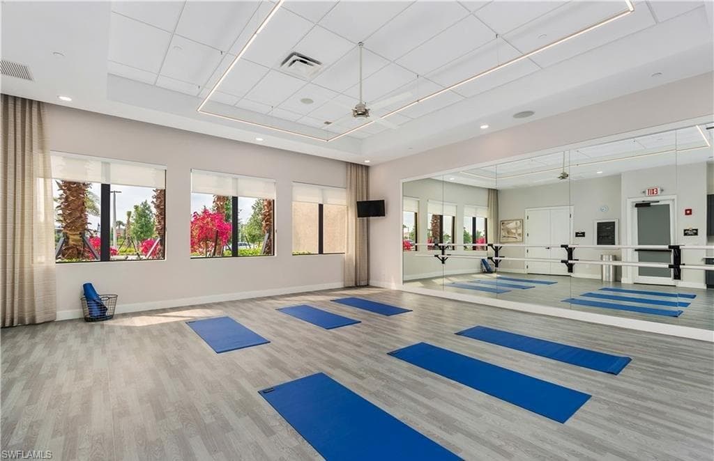 4420 Aurora ST-26