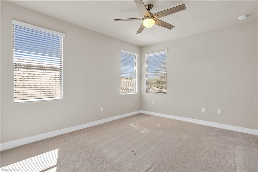 4420 Aurora ST-32