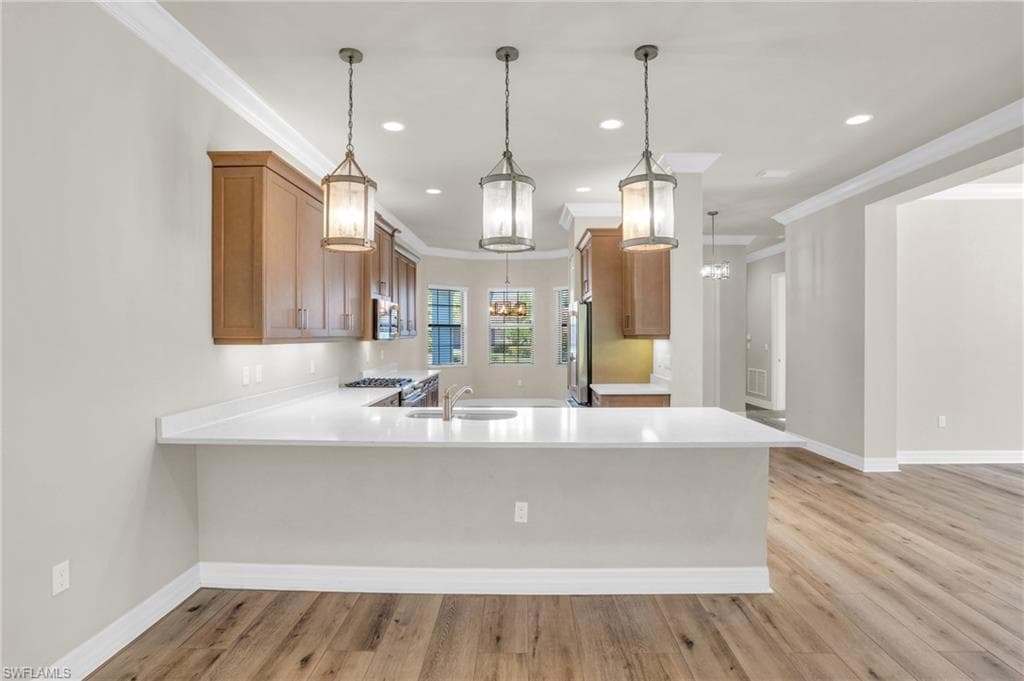 4420 Aurora ST-10