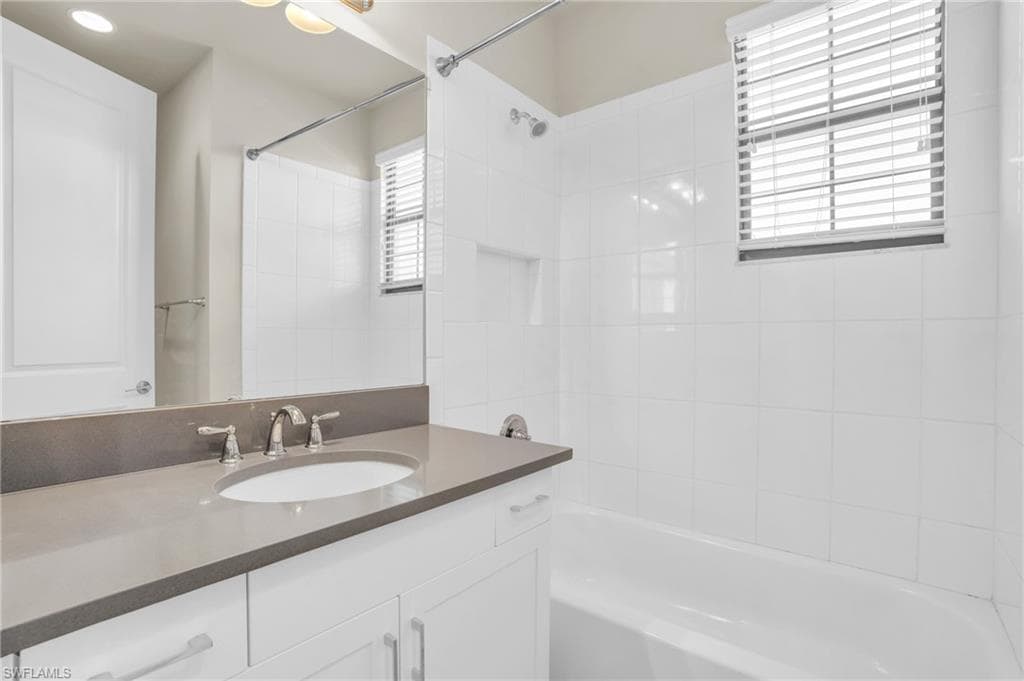 4420 Aurora ST-35