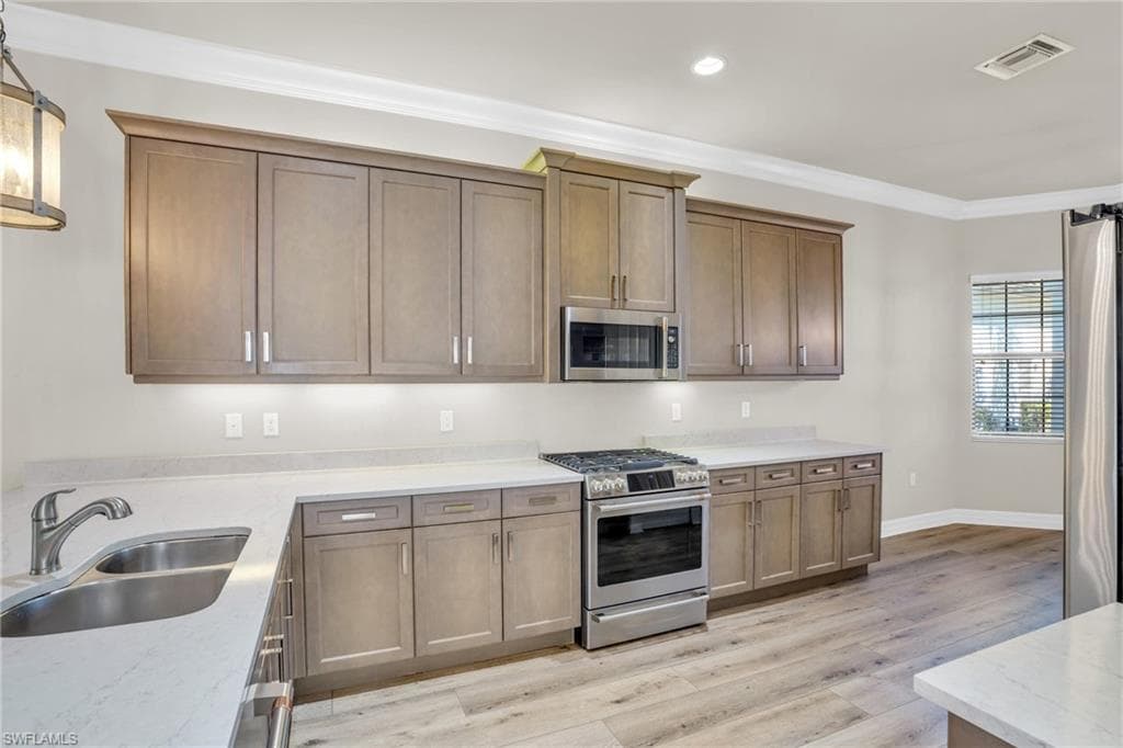4420 Aurora ST-29