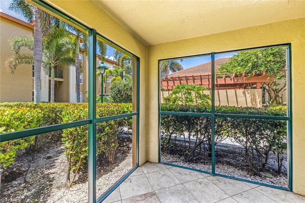 8920 Colonnades CT E 518-13