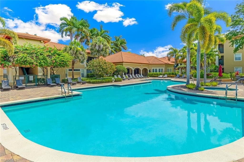 8920 Colonnades CT E 518-17