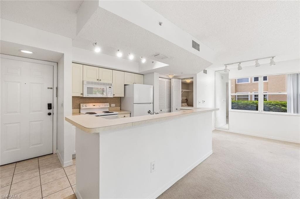 8920 Colonnades CT E 518-4