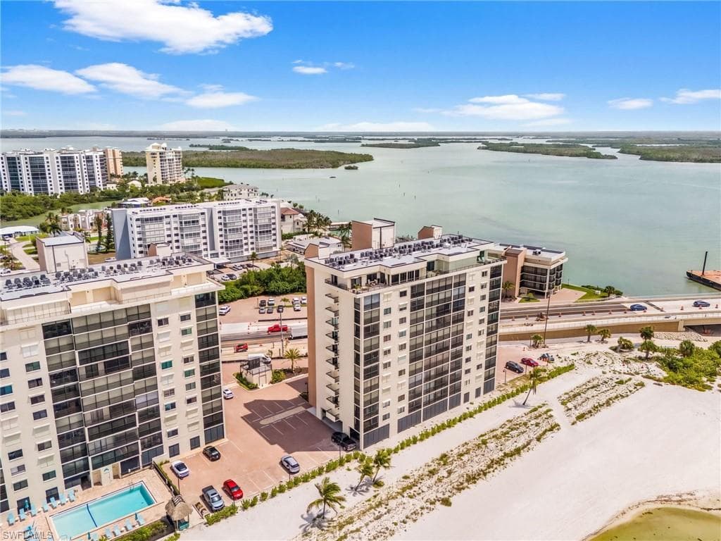 8402 Estero BLVD 704-27