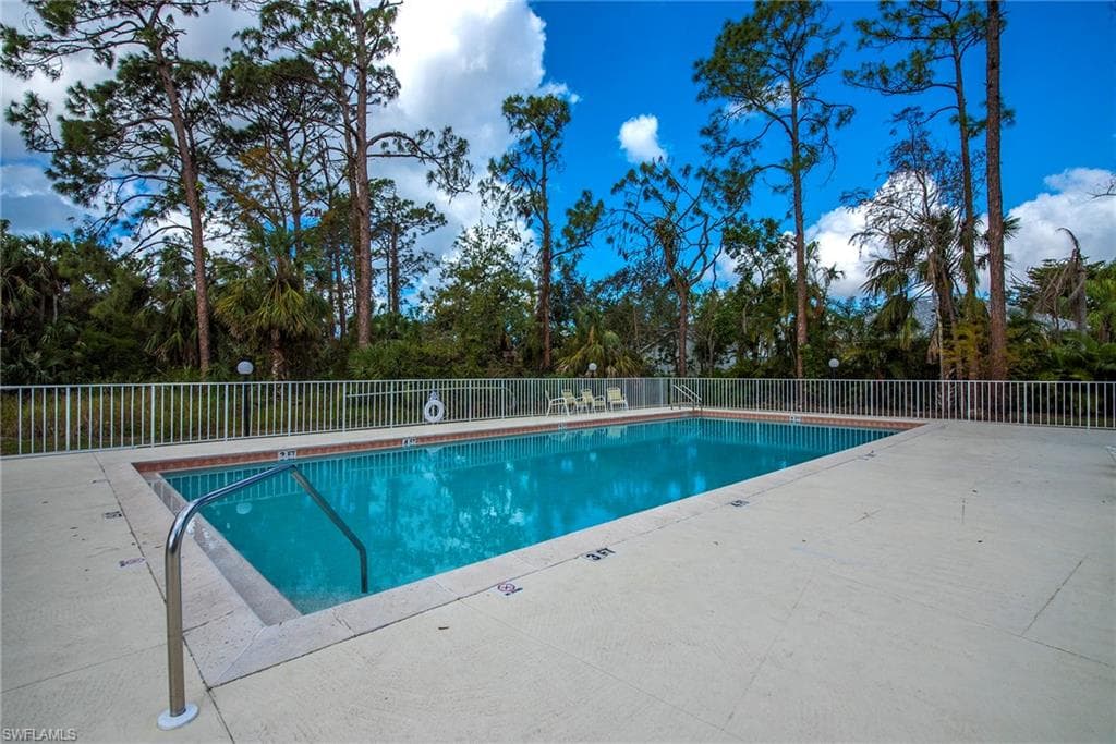 576 Briarwood BLVD-26