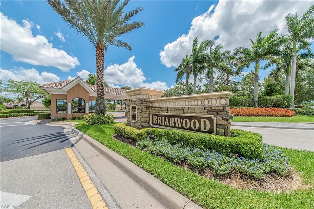 576 Briarwood BLVD-30