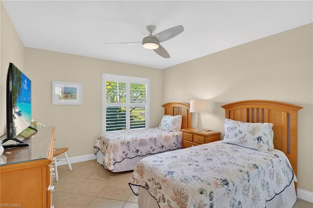 576 Briarwood BLVD-15