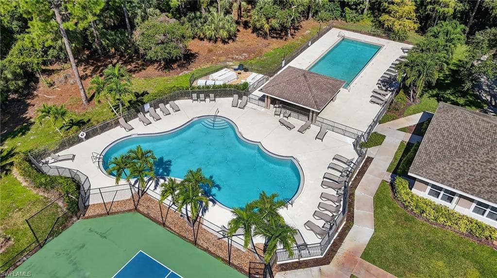 576 Briarwood BLVD-31