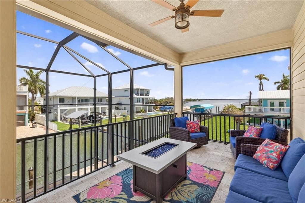 243 Driftwood LN-2