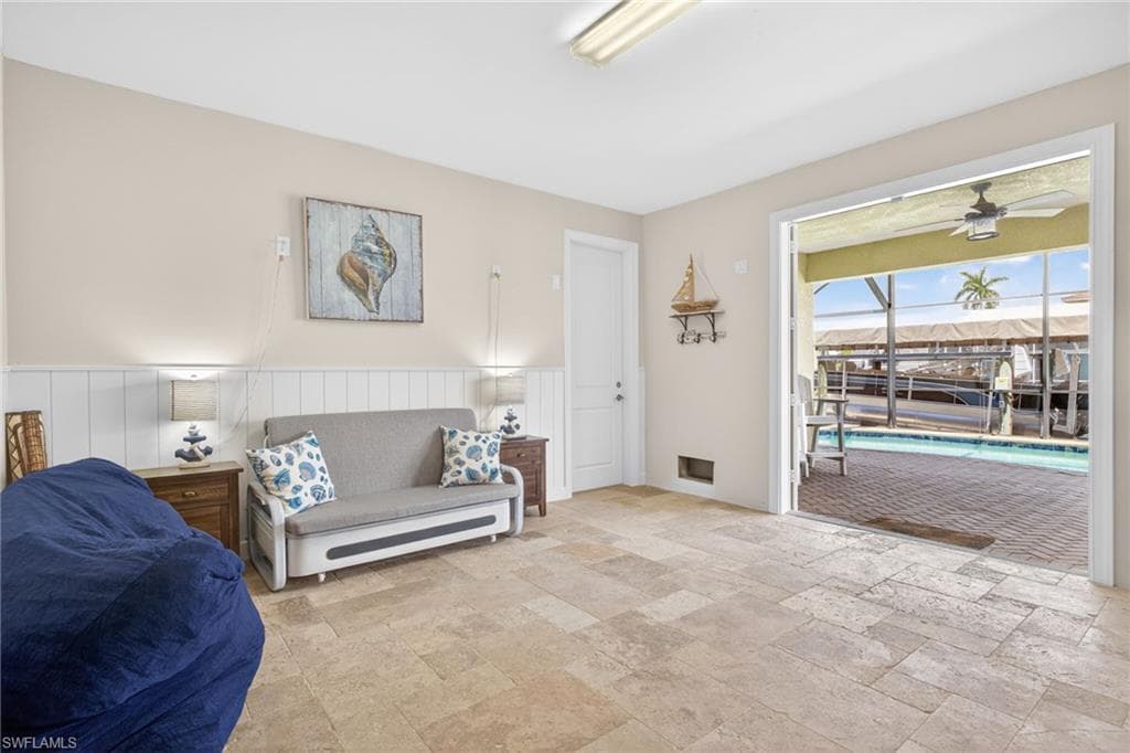 243 Driftwood LN-22