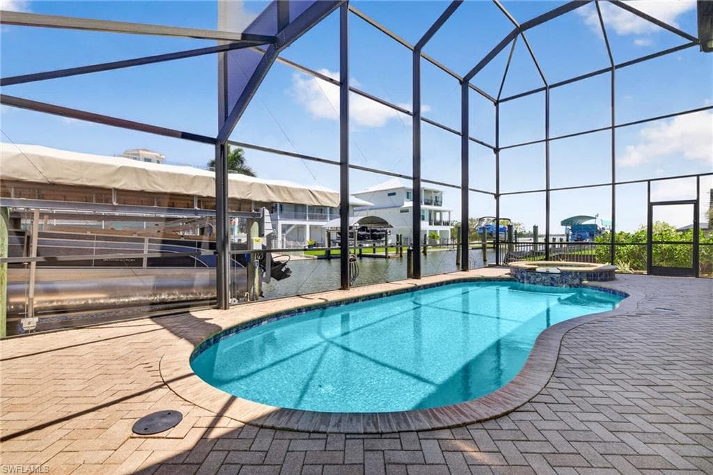 243 Driftwood LN-28
