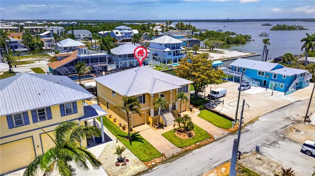 243 Driftwood LN-32