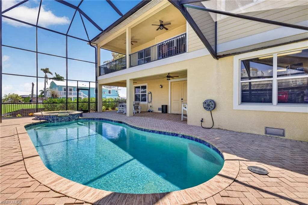 243 Driftwood LN-29