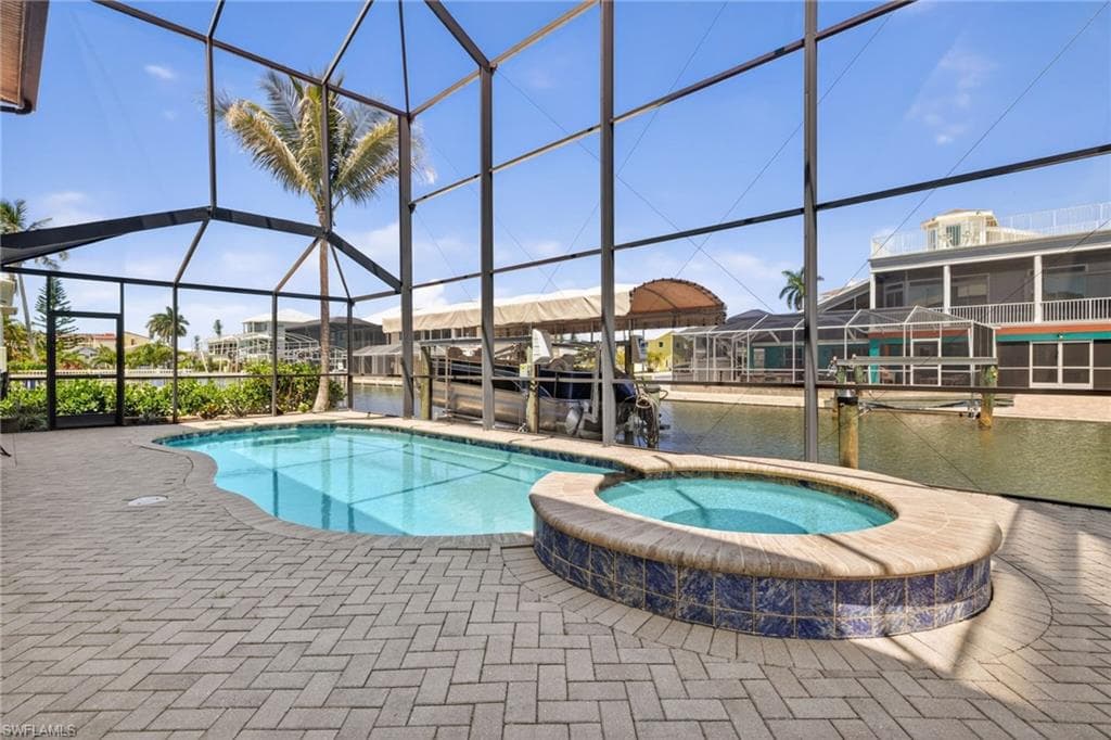 243 Driftwood LN-27