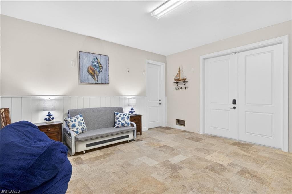 243 Driftwood LN-23