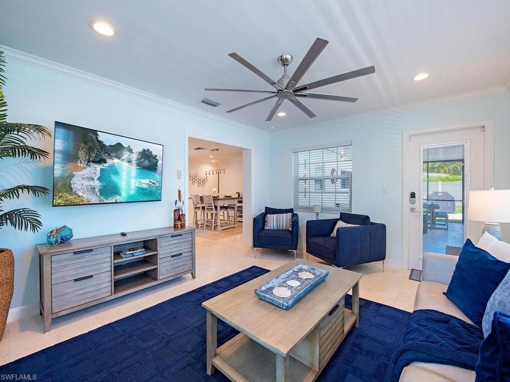1195 14th AVE N-11