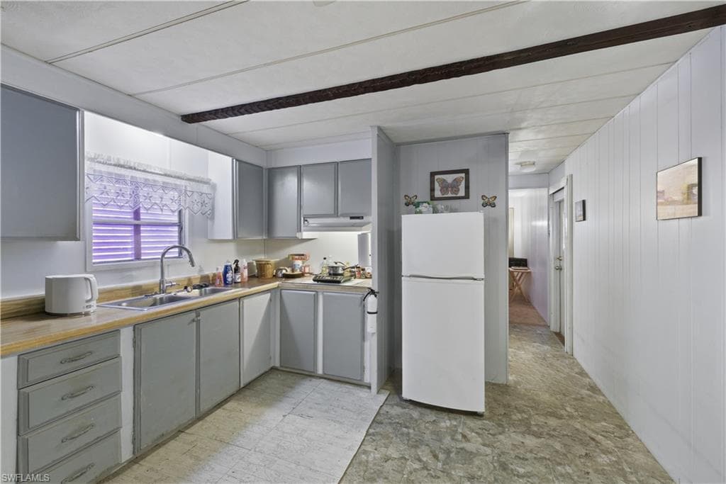 863 Manatee RD-22