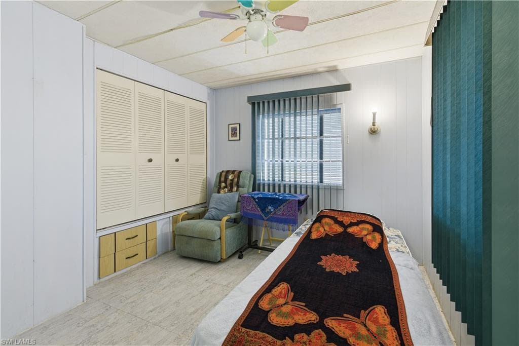 863 Manatee RD-18