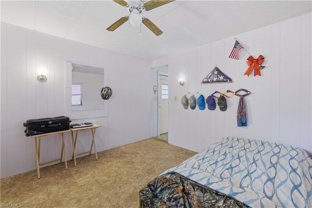 863 Manatee RD-25