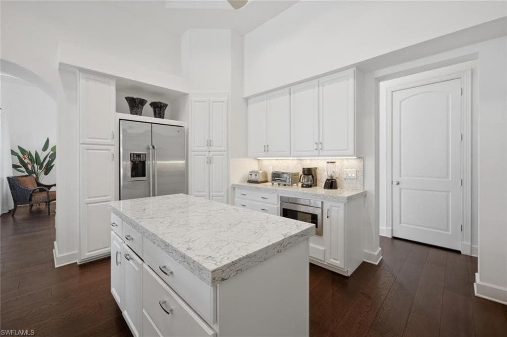 2540 Half Moon WALK-12