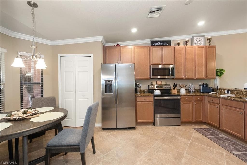 13750 Julias WAY 528-16