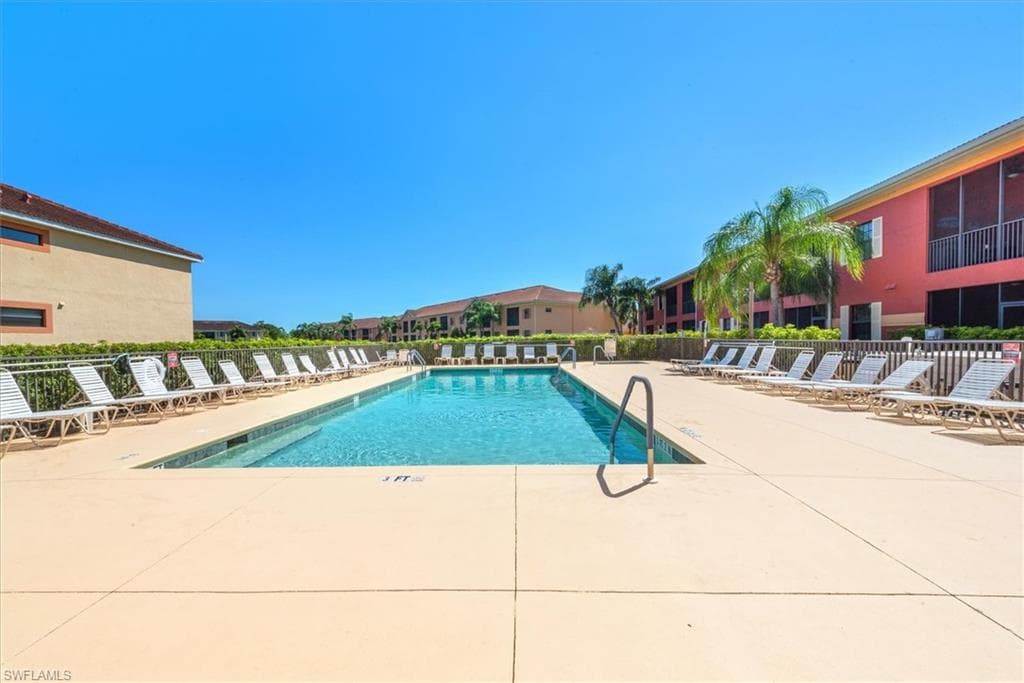 13750 Julias WAY 528-32