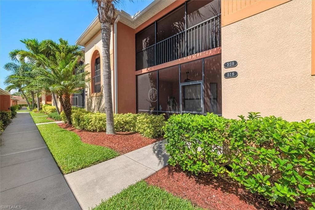 13750 Julias WAY 528-4
